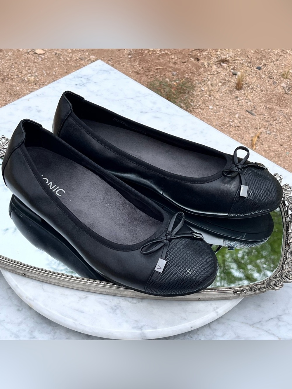 Vionic Minna Ballet Flats, Black, 8.5, Cap Toe, Slip-On Shoes, Like New